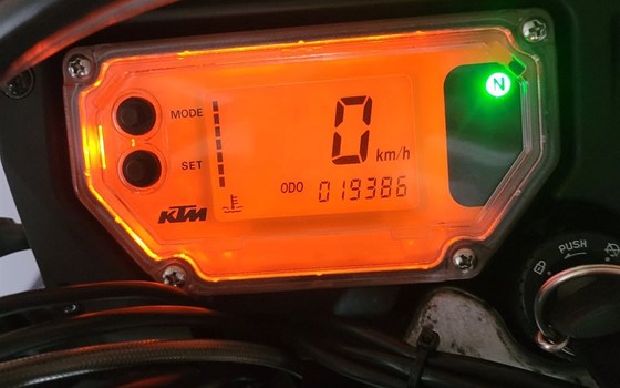 Motorrad Occasion KTM 640 LC4 Supermoto - Bild 9