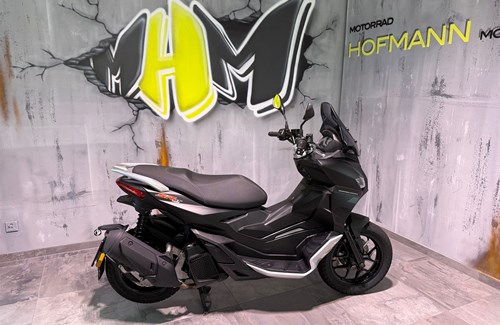 Gebrauchtmotorrad Aprilia SR GT ABS 125