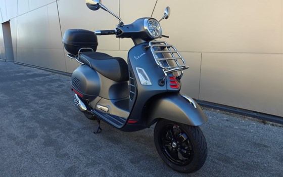 Gebrauchtmotorrad Vespa GTS 300 Super - Bild 2