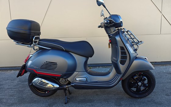 Gebrauchtmotorrad Vespa GTS 300 Super - Bild 3