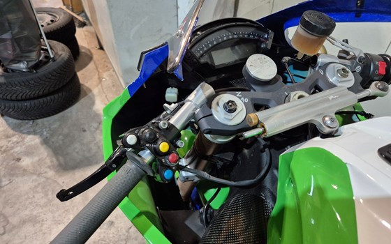 Gebrauchtmotorrad Kawasaki Ninja ZX-10R - Bild 4