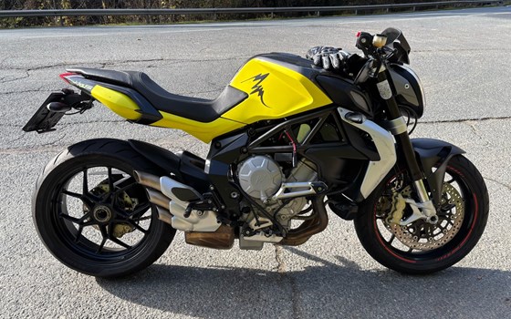 Gebrauchtmotorrad MV Agusta Brutale 675 - Bild 1