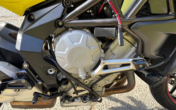 Gebrauchtmotorrad MV Agusta Brutale 675 - Bild 3