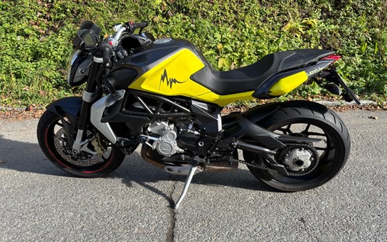 Gebrauchtmotorrad MV Agusta Brutale 675 - Bild 8