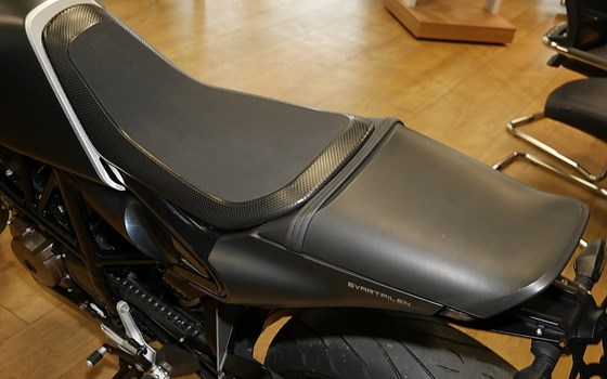 Gebrauchtmotorrad Husqvarna Svartpilen 701 - Bild 5