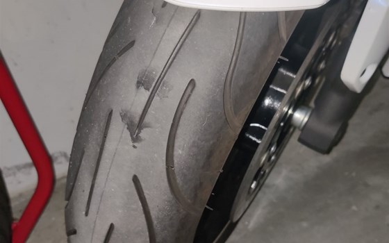 Motorrad Occasion Suzuki GSR 750 - Bild 10