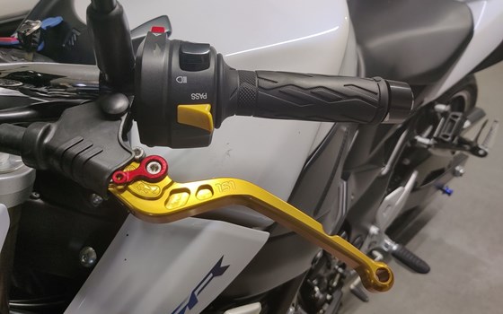 Motorrad Occasion Suzuki GSR 750 - Bild 4