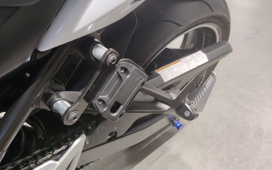 Motorrad Occasion Suzuki GSR 750 - Bild 8