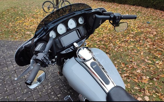 Gebrauchtmotorrad Harley-Davidson Touring Street Glide Special FLHXS - Bild 13