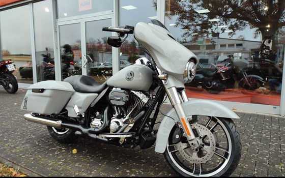 Gebrauchtmotorrad Harley-Davidson Touring Street Glide Special FLHXS - Bild 2
