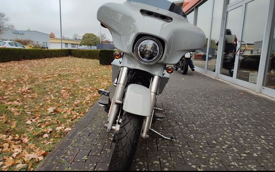 Gebrauchtmotorrad Harley-Davidson Touring Street Glide Special FLHXS - Bild 3