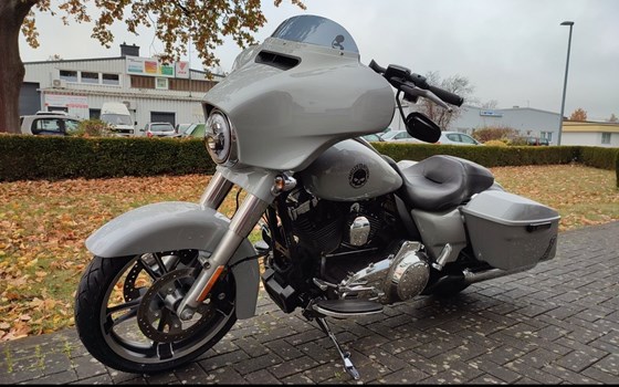 Gebrauchtmotorrad Harley-Davidson Touring Street Glide Special FLHXS - Bild 4