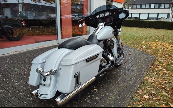 Gebrauchtmotorrad Harley-Davidson Touring Street Glide Special FLHXS - Bild 8