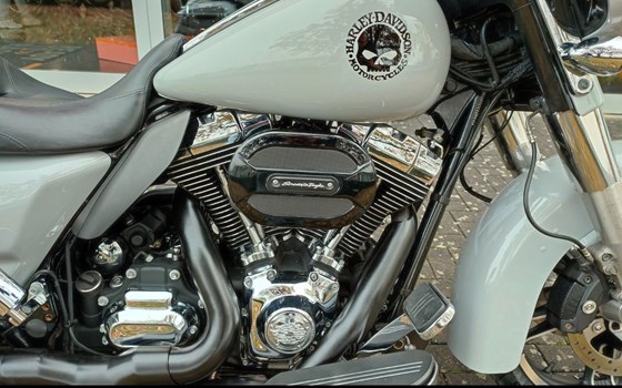 Gebrauchtmotorrad Harley-Davidson Touring Street Glide Special FLHXS - Bild 9