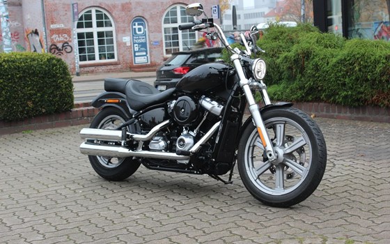 Gebrauchtmotorrad Harley-Davidson Softail Street Bob FXBB - Bild 2