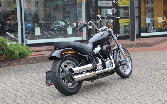 Gebrauchtmotorrad Harley-Davidson Softail Street Bob FXBB - Bild 3