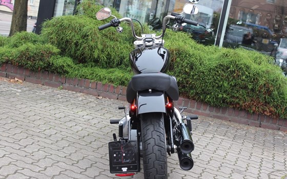 Gebrauchtmotorrad Harley-Davidson Softail Street Bob FXBB - Bild 8