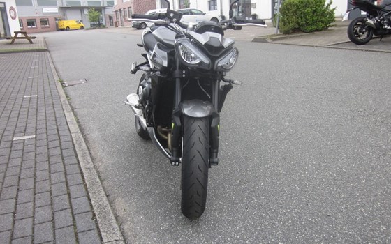 Gebrauchtmotorrad Triumph Street Triple 765 R - Bild 8