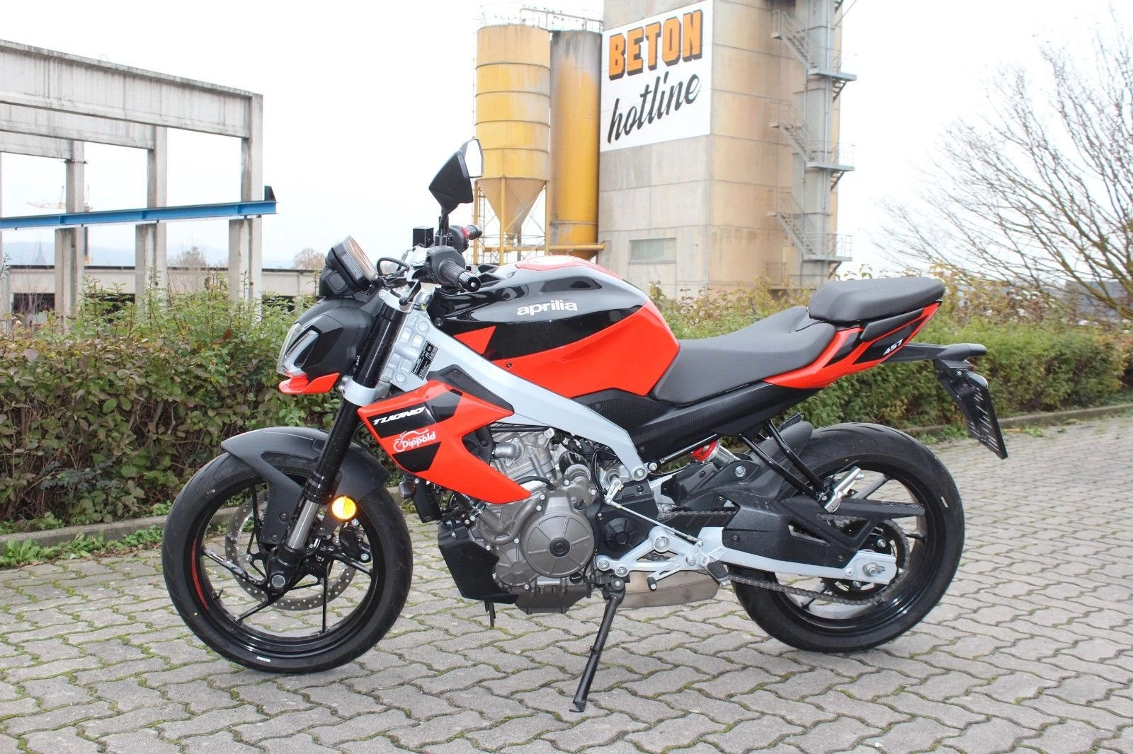 Aprilia Tuono 457