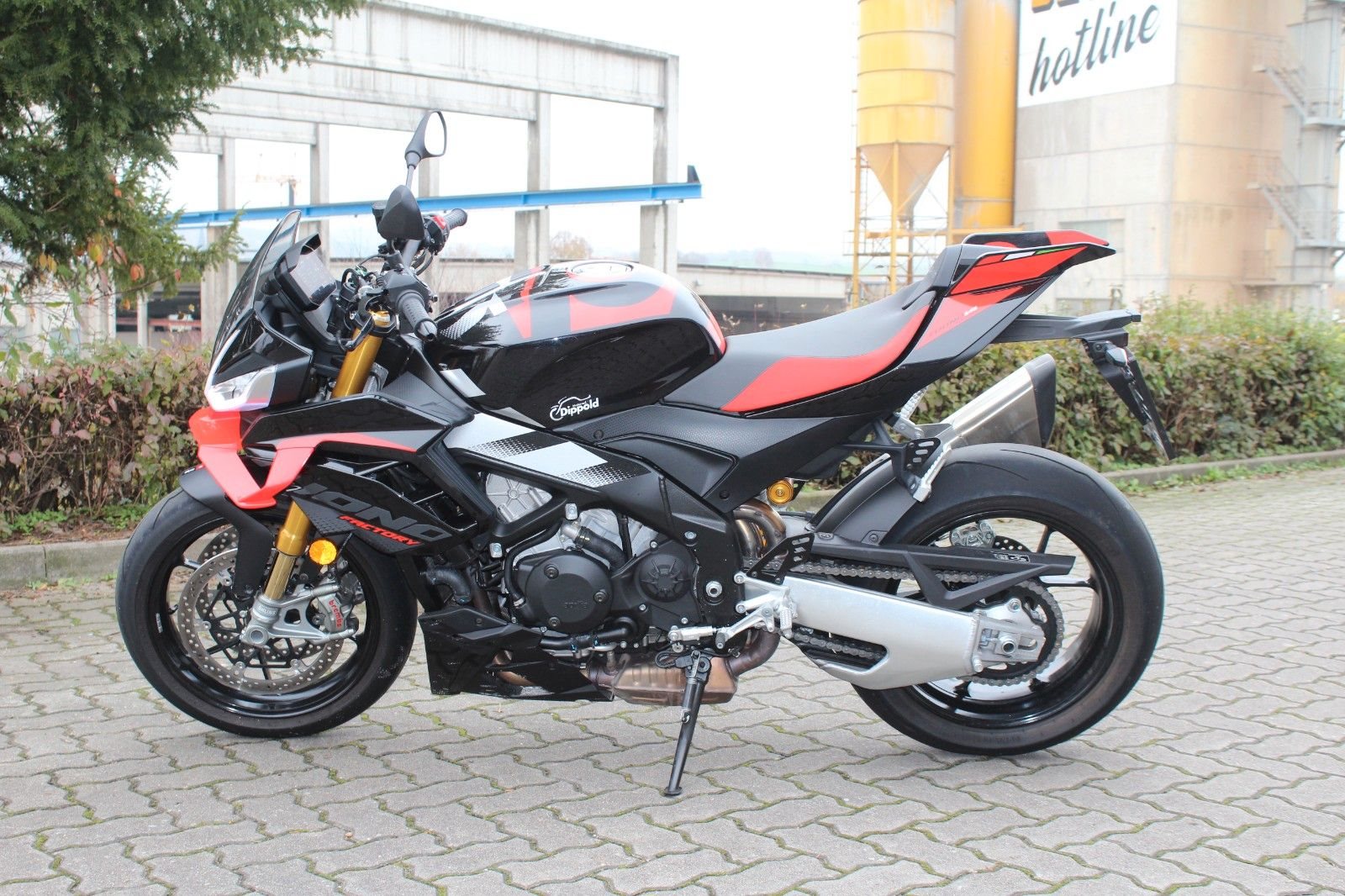 Aprilia Tuono V4 1100 Factory