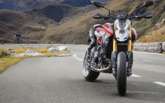 Neufahrzeug Ducati Hypermotard V2 SP - Bild 4