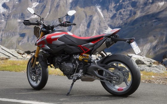 Neufahrzeug Ducati Hypermotard V2 SP - Bild 9