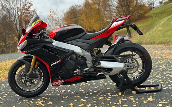 Gebrauchtmotorrad Aprilia RSV4 1100 Factory SE-09 SBK - Bild 3