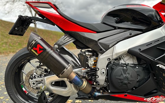 Gebrauchtmotorrad Aprilia RSV4 1100 Factory SE-09 SBK - Bild 9