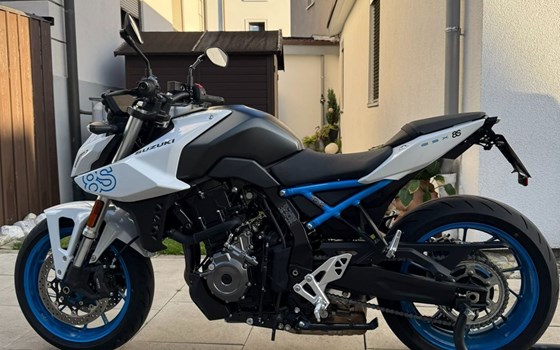 Gebrauchtmotorrad Suzuki GSX-8S - Bild 1