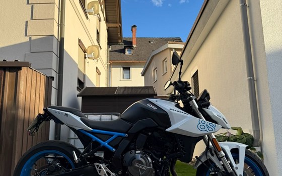 Gebrauchtmotorrad Suzuki GSX-8S - Bild 5
