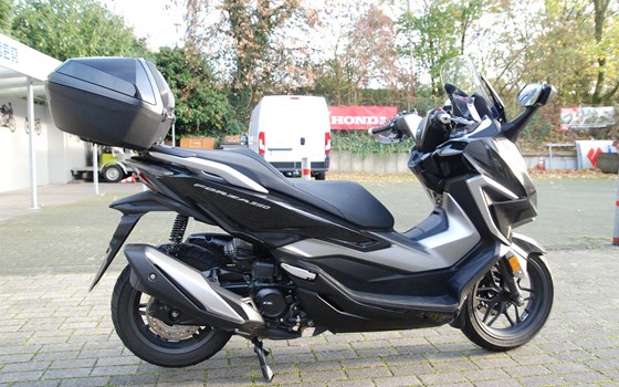 Gebrauchtmotorrad Honda Forza 350 - Bild 3