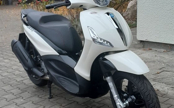 Gebrauchtmotorrad Piaggio Beverly 350ie Sport Touring - Bild 1