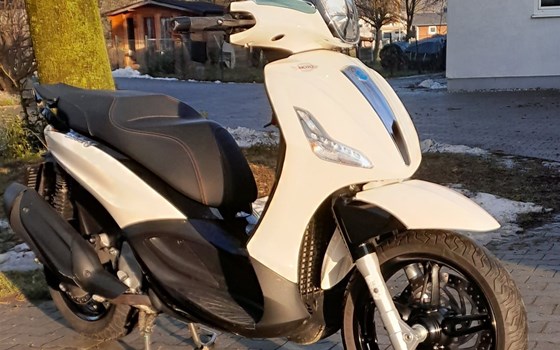 Gebrauchtmotorrad Piaggio Beverly 350ie Sport Touring - Bild 1