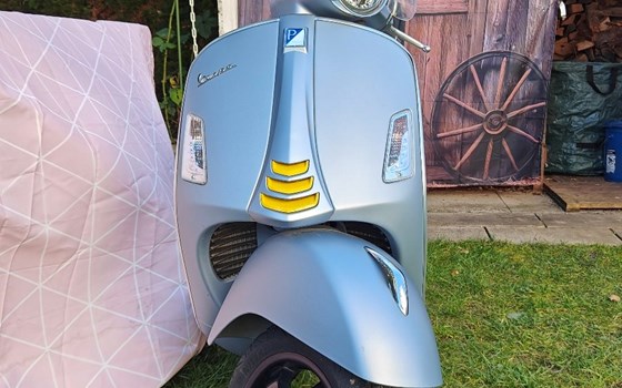 Gebrauchtmotorrad Vespa GTS 300 hpe Super Tech - Bild 2