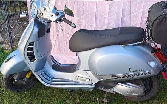 Gebrauchtmotorrad Vespa GTS 300 hpe Super Tech - Bild 5