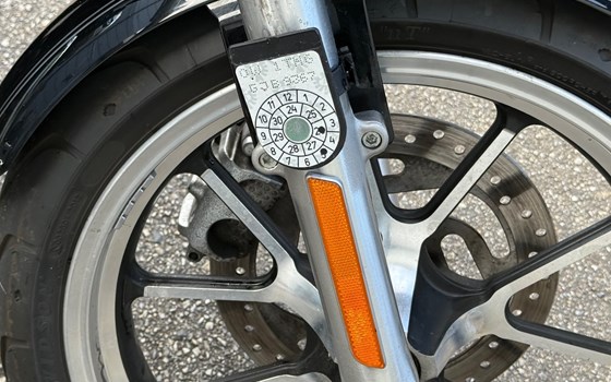 Gebrauchtmotorrad Harley-Davidson Sportster XL 1200T SuperLow - Bild 8