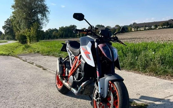 Gebrauchtmotorrad KTM 1290 Super Duke R - Bild 1