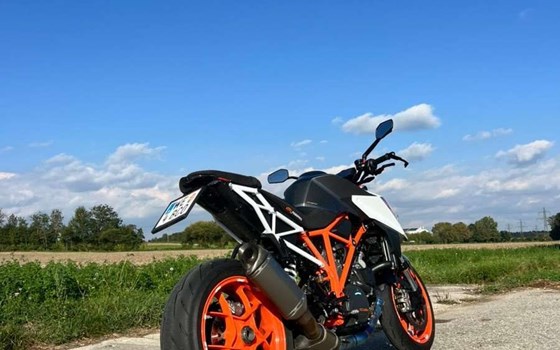 Gebrauchtmotorrad KTM 1290 Super Duke R - Bild 2
