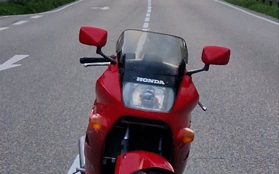 Motorrad Occasion Honda VFR 750 F - Bild 10