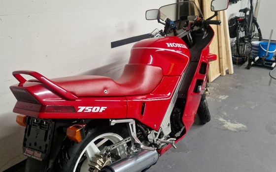 Motorrad Occasion Honda VFR 750 F - Bild 7