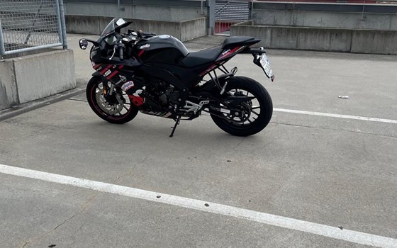 Motorrad Occasion Aprilia RS 125 GP Replica - Bild 2