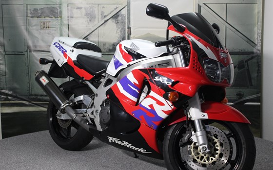 Gebrauchtmotorrad Honda CBR 900 RR Fireblade - Bild 8