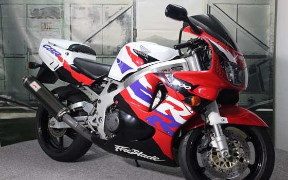 Gebrauchtmotorrad Honda CBR 900 RR Fireblade - Bild 9