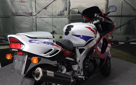 Gebrauchtmotorrad Honda CBR 900 RR Fireblade - Bild 12