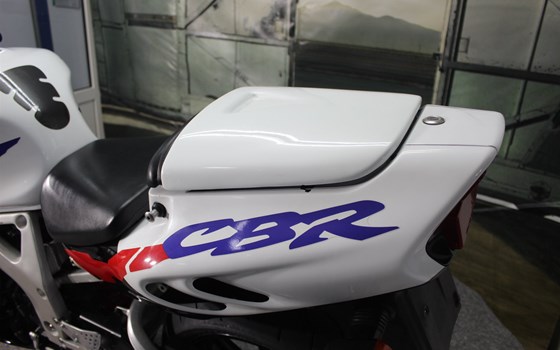 Gebrauchtmotorrad Honda CBR 900 RR Fireblade - Bild 14