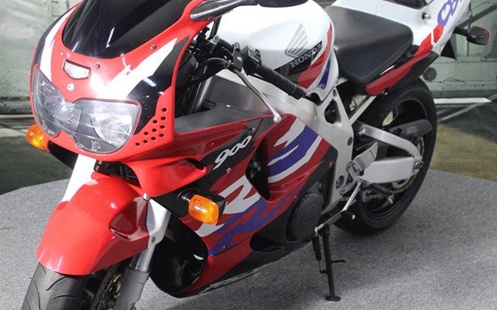 Gebrauchtmotorrad Honda CBR 900 RR Fireblade - Bild 2