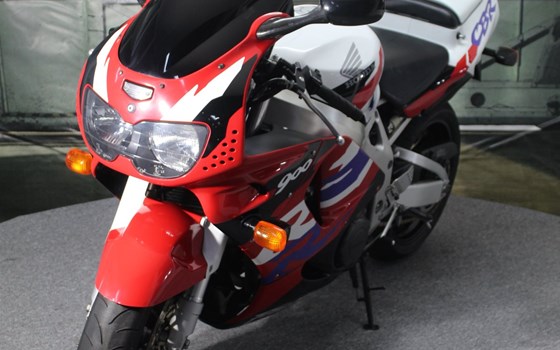 Gebrauchtmotorrad Honda CBR 900 RR Fireblade - Bild 5