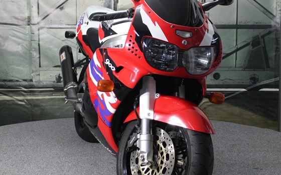 Gebrauchtmotorrad Honda CBR 900 RR Fireblade - Bild 4