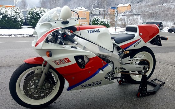 Gebrauchtmotorrad Yamaha FZR 750 R - Bild 3
