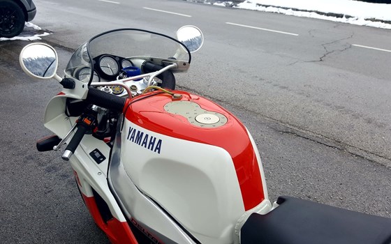 Gebrauchtmotorrad Yamaha FZR 750 R - Bild 6